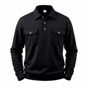 Vista detallada de sudadera polo negra para hombre con bolsillos de solapa y botones