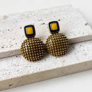 Pendientes vintage de esmalte geométrico con textura de puntos en relieve