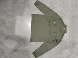 Sudadera polo de manga larga verde oliva para hombre con dos bolsillos en el pecho