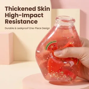 Watermeloen squishy speelgoed detail van de duurzame vloeistofgevulde buitenkant