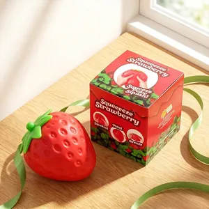 Juguete antiestrés de fresa blanda de rebote lento grande con caja de regalo de colores