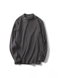 Maglia a maniche lunghe da uomo con collo a lupetto in grigio scuro, base layer termico.