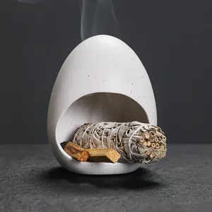 Creatieve witte keramische wierookbrander voor Palo Santo en witte salie bundels