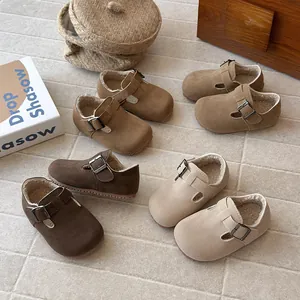 Retro children's fleece-lined suede shoes with buckle strap for winter comfort