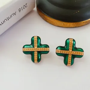 Vintage Barock grüne Emaille Kreuz Ohrstecker mit 925 Silber Nadeln für Damen.