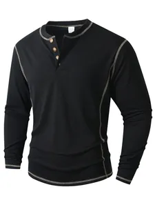 Gros plan d'un t-shirt Henley noir à manches longues pour hommes avec coutures