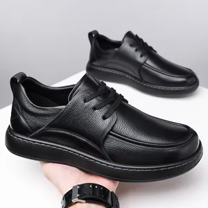 Chaussures décontractées en cuir noir élégantes pour hommes avec un design à lacets chic