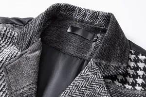 Vue détaillée d'un gilet de costume en tweed pour homme avec étiquette de taille S