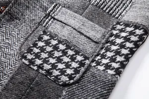 Gros plan d'un gilet rétro pour homme avec motifs pied-de-poule et chevrons variés