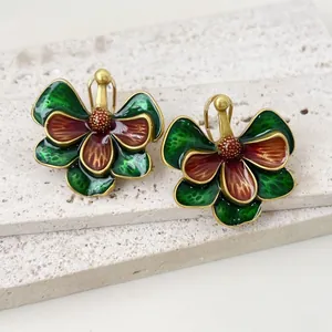 Boucles d'oreilles fleurs en émail rétro avec peinture métallique et motifs floraux