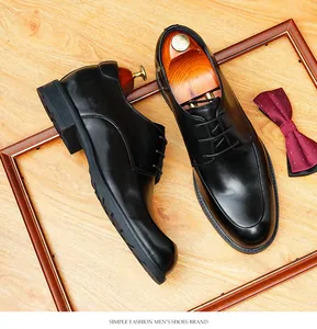 Gedetailleerd overzicht van zwarte echt lederen Derby-schoenen voor heren formele mode