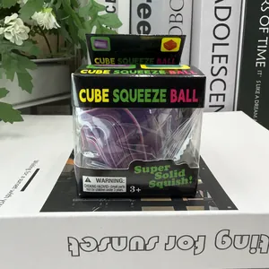 Balle anti-stress au maltose en forme de cube violet, emballée