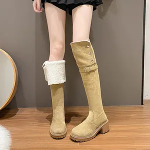 Retro-Overknee-Stiefel aus khakifarbenem Wildleder mit klobigem Absatz und Zwei-Wege-Design