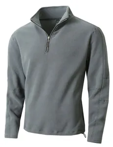 Detailansicht des grauen Herren-Fleece-Sweatshirts mit halbem Reißverschluss.