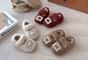 Kuschelige gefütterte Mädchen Mary Janes mit glitzernden Strass-Schnallen in drei Farben