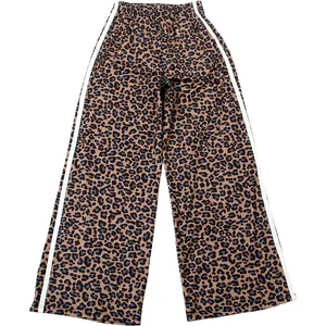 Comfortable leopard print wide-leg trousers featuring a high-waisted elastic waistband design
