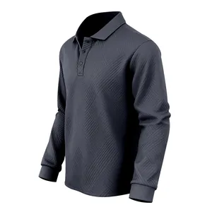 Détail d'un polo homme bleu marine à manches longues avec texture jacquard en diagonale