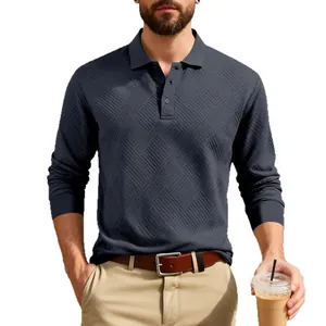Polo homme gris foncé à manches longues avec motif géométrique texturé style chic décontracté