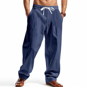 Vue détaillée du pantalon en lin bleu pour homme avec taille élastique à cordon.
