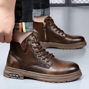 Bottines Martin classiques en cuir marron pour hommes avec semelle épaisse et fermeture