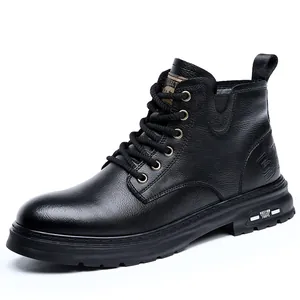 Bottines Martin en cuir noir pour homme avec semelle épaisse et design à lacets élégant