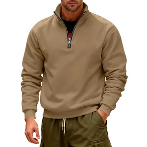 Felpa pesante da uomo color kaki con mezza zip, collo alto e calda fodera in pile invernale.