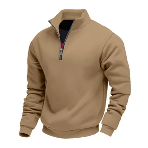 Felpa sportiva in pile pesante color cammello da uomo con collo alto e mezza zip