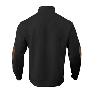 Rückansicht eines schweren schwarzen Herren-Sweatshirts mit braunen Ellbogen-Patches