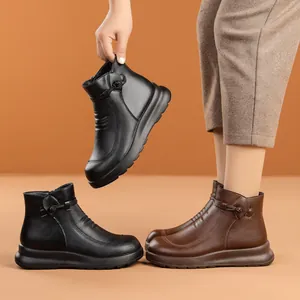 Comfortable winter ankle boots for middle-aged women with non-slip soles and warm lining
