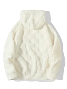 Detailansicht Rückseite weißer Plüsch-Hoodie mit Schachbrettmuster und Struktur