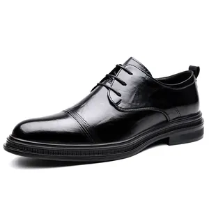 Chaussures de ville classiques en cuir noir pour hommes avec bout rapporté élégant et lacets