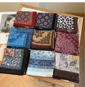 Collection de foulards carrés en coton et lin de 58 cm avec motifs paisley et fleurs