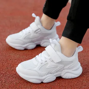 Leichte atmungsaktive weiße Mesh-Sneaker für Kinder für Schule und tägliches Laufen
