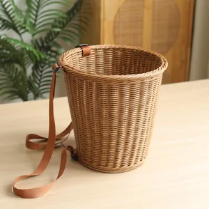 Cesta de mochila de ratán tejida a mano con correas ajustables para picnic y compras
