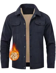 Vue détaillée montrant la doublure polaire chaude de cette veste en velours côtelé pour hommes