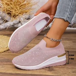 Rosa Strass-Keilsneaker mit atmungsaktivem Strickgewebe für Damen