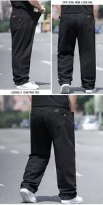 Vues détaillées montrant la coupe et la texture de ce jean noir grande taille pour homme