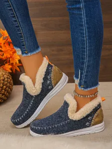 Bottes de neige chaudes fourrées pour femmes avec coutures décoratives et bordure en fourrure