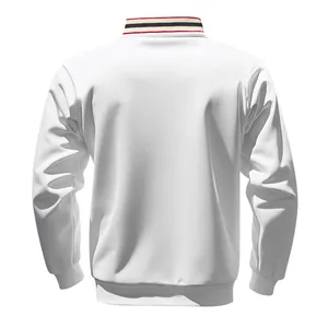 Achteraanzicht van zwaar wit herensweatshirt met fleecevoering en gestreepte kraag.