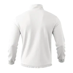 Vista trasera de una sudadera de forro polar blanca para hombre con cuello alto.