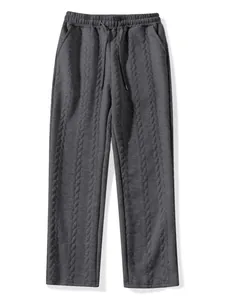 Comodi pantaloni casual grigi da uomo con texture a trecce e coulisse regolabile.