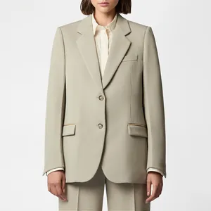 Elegante giacca blazer da donna kaki chiaro con bottoni in resina importati premium