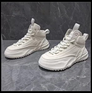 Stivali alti in pelle bianca premium con suola spessa platform per moda uomo
