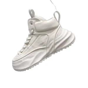 Sneakers alte da uomo in vera pelle bianca con suola spessa platform e design trendy