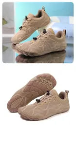 Detailansicht der atmungsaktiven Khaki-Barfußschuhe mit Mesh-Obermaterial und Gummisohle