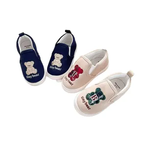 Comfortable children's cartoon bear slip-on canvas shoes for boys and girls spring