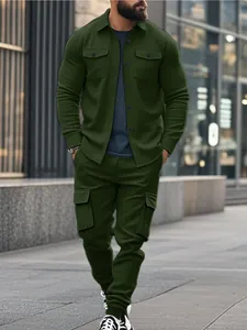 Men's heavy dark green fleece cargo tracksuit set with lapel jacket for outdoor wear