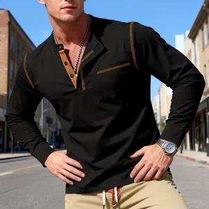 Stijlvol nauwsluitend zwart Henley-shirt voor heren met contrastbruine stiksels