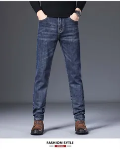 Jeans in denim elasticizzato da uomo vestibilità slim gamba dritta lavaggio scuro