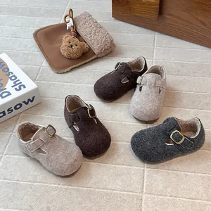 Retro-Filzclogs für Kinder mit warmem Fleecefutter in verschiedenen Herbstfarben